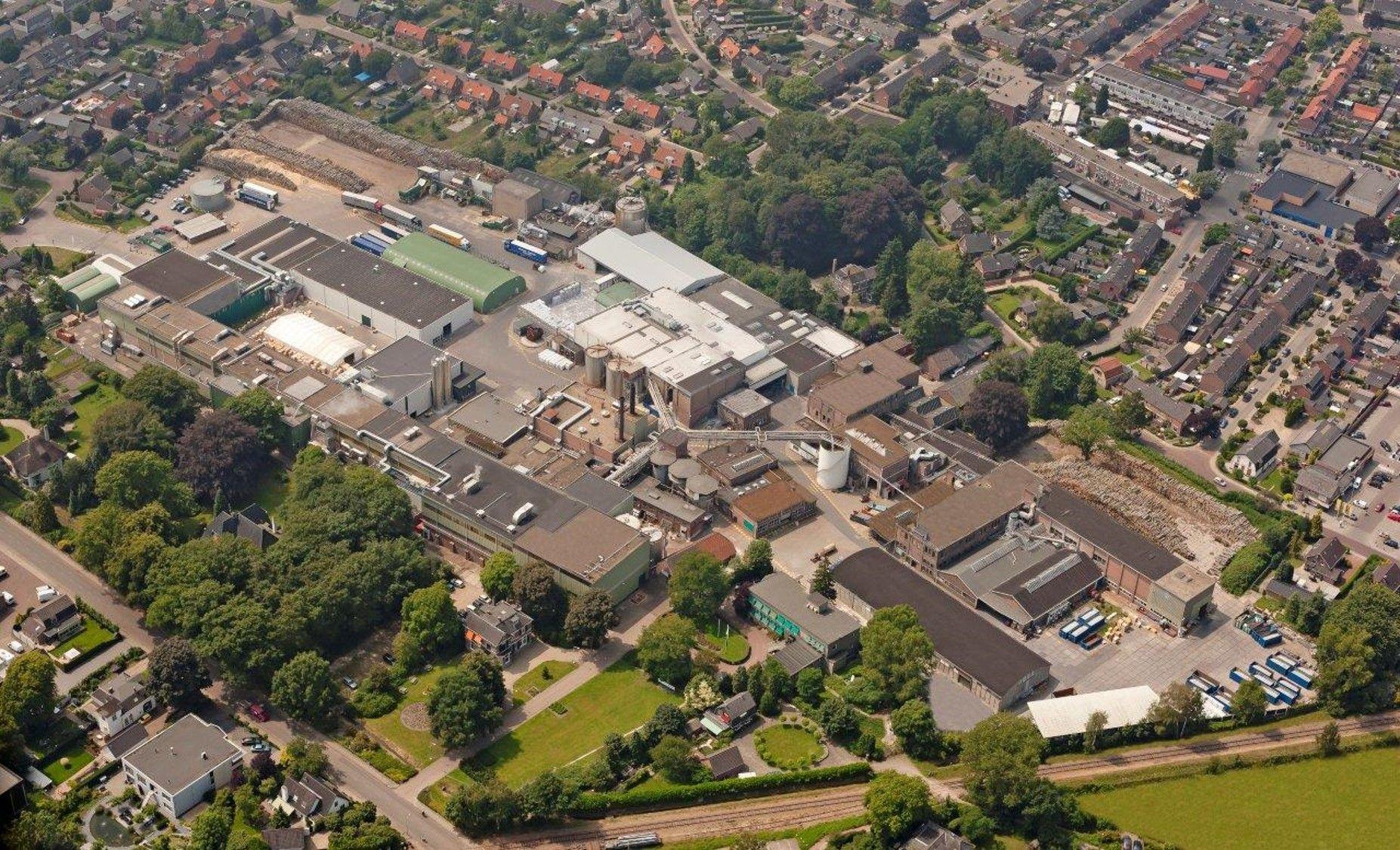 Afbeelding van een luchtfoto terrein papierfabriek Folding Boxboard